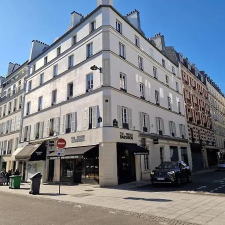 Parisien Quartier Vivant Et Central Parigi